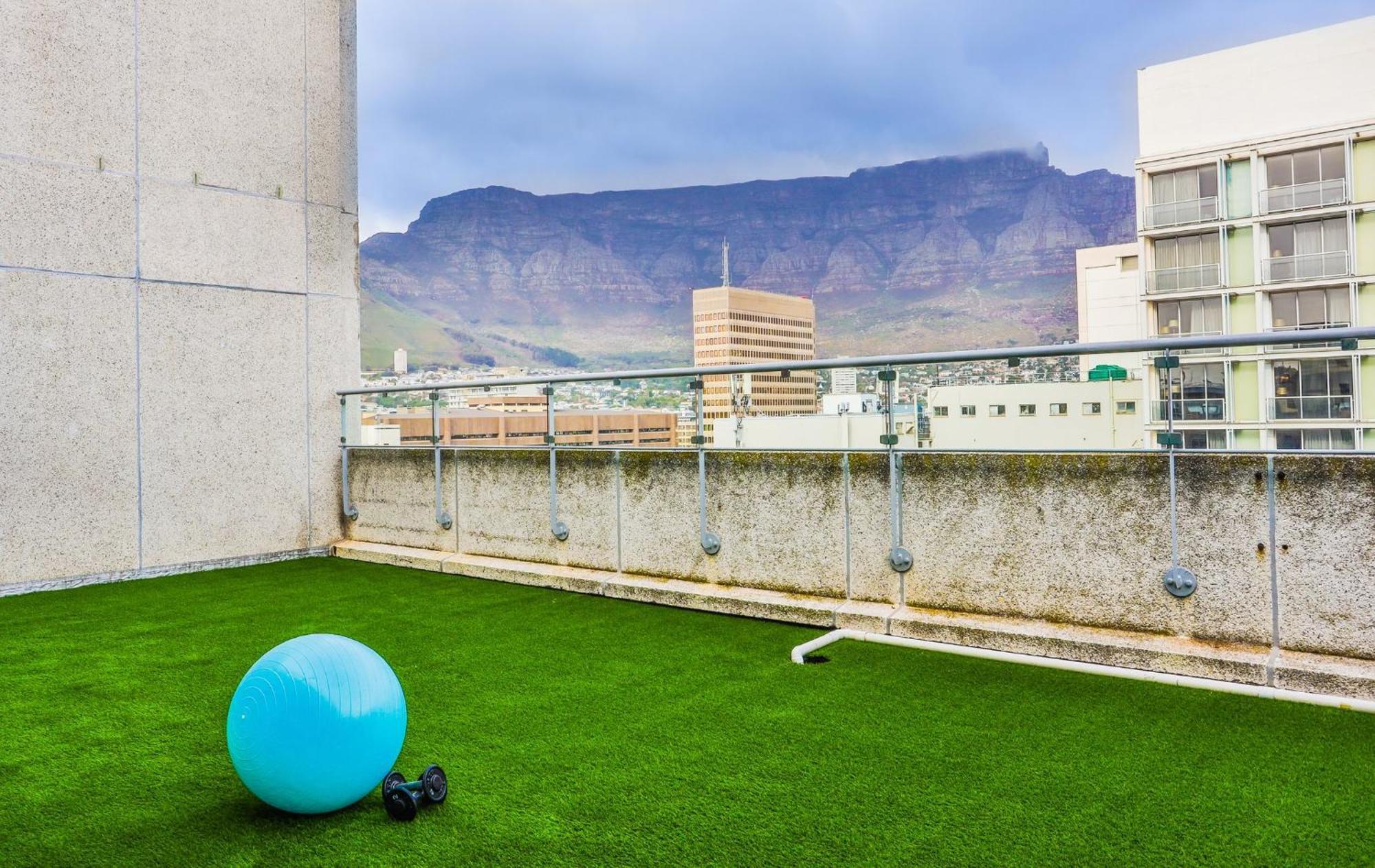 Holiday Inn Express Cape Town City Centre, An Ihg Hotel Exterior photo